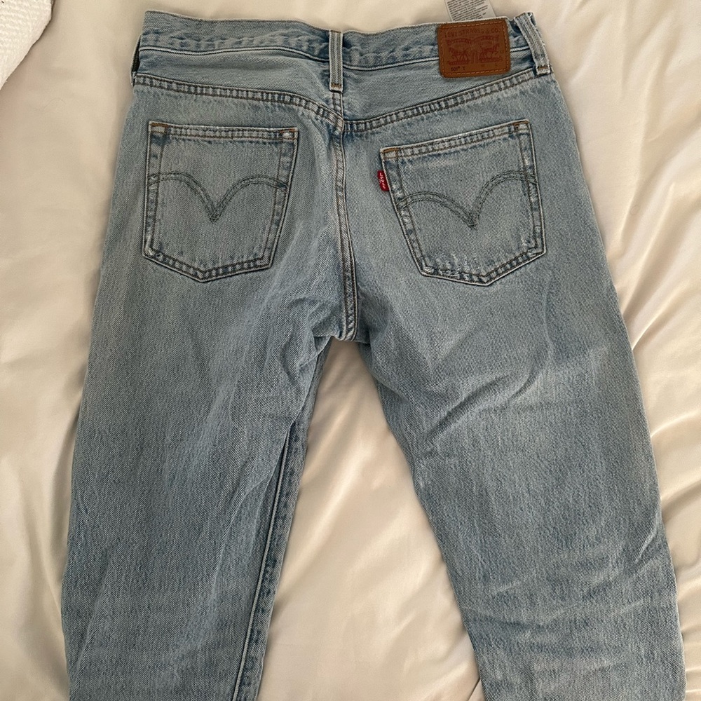 Low rise Levi straight leg ankle length